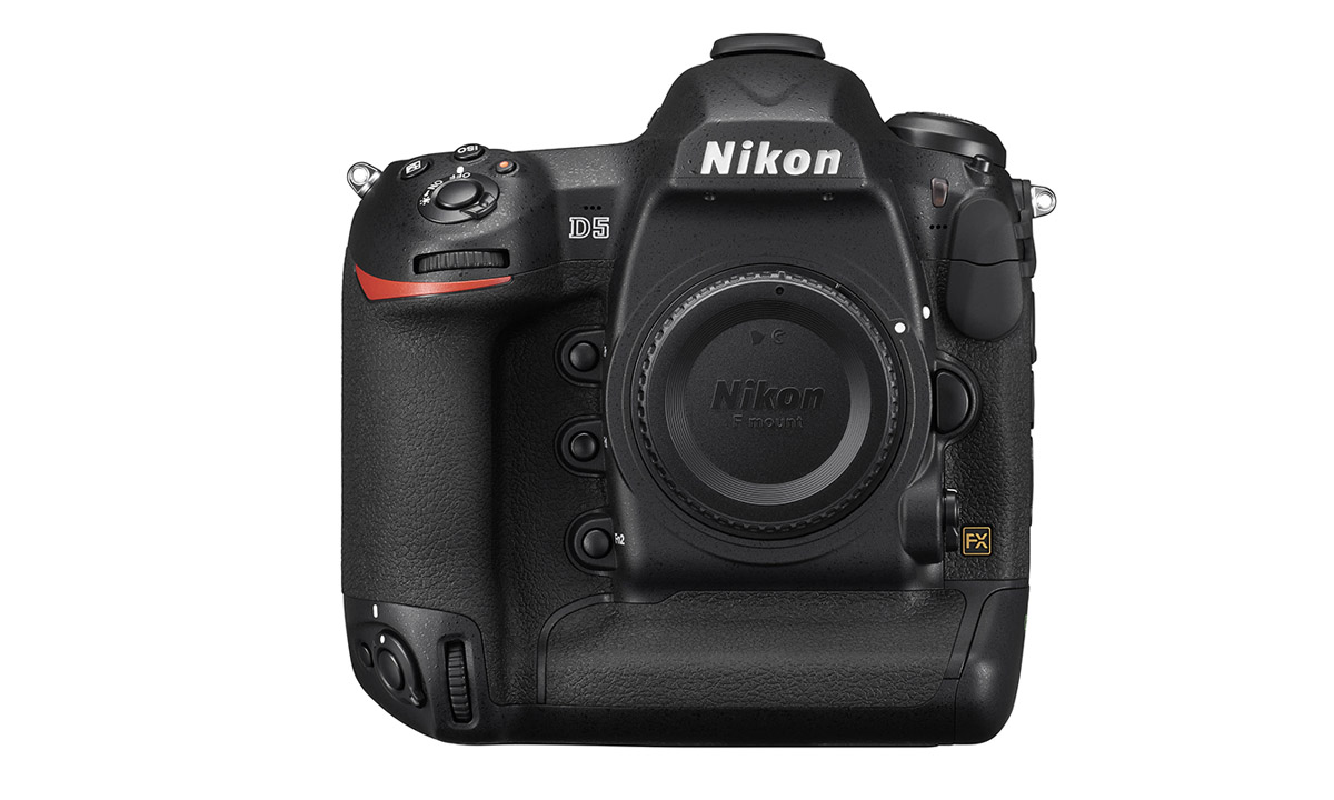 Nikon D5 ยังเจ๋งมาก เผยภาพจากนักบินอวกาศ นำ Nikon D5 ไปเซลฟี่นอกโลก