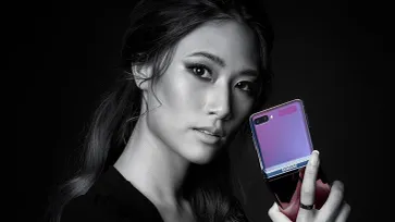จัดไปเบาๆ เมื่อเซเลบไทยปะทะ "Samsung Galaxy Z Flip" สมาร์ทโฟนจอพับได้นวัตกรรมใหม่‎