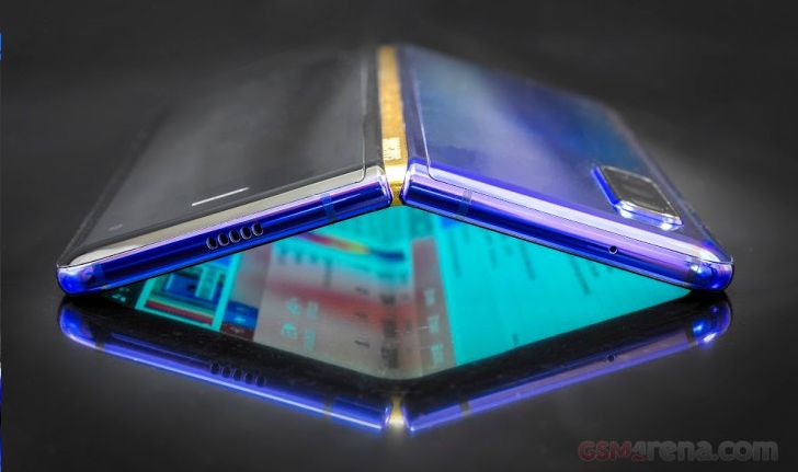 ลือ! สมาร์ตโฟนพับจอได้ Samsung Galaxy Fold 2 จะติดตั้งกล้องภายใต้กระจกหน้าจอ