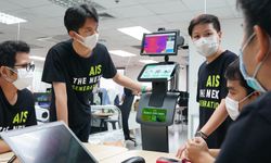 เจาะภารกิจทีม "AIS ROBOTIC LAB" ลุยสร้าง หุ่นยนต์ 5G ช่วยหมอดูแลผู้ป่วยโควิด-19