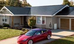 Tesla ปรับปรุงประสิทธิภาพแผงโซลาร์เซลล์เพิ่มขึ้น 10% และลดราคาลง 17% เพื่อดึงดูดลูกค้า