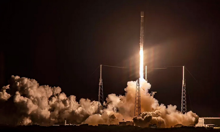 SpaceX ปล่อยดาวเทียม Starlink อีก 57 ดวงเป็นชุดแรกที่ทั้งหมดใช้ Sun visor ลดแสงสว่าง