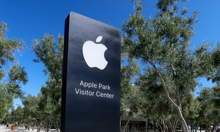 Apple มีมูลค่าสูงถึง “2 ล้านล้านเหรียญ” ขึ้นแท่นบริษัทที่มีมูลค่าสูงสุดในโลก