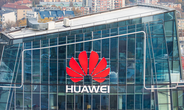 งานเข้าซ้ำสอง Samsung หยุดส่งชิปให้ Huawei ตามคำสั่งของสหรัฐฯ