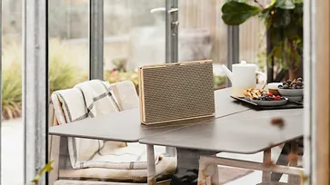 Bang & Olufsen ได้เผยโฉม Beosound Level ลำโพงรุ่นใหม่ดีไซน์เรียบง่ายแต่ว่ายังดูแลรักษาง่าย