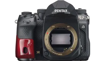 เผยภาพหลุด Pentax K-1 Mark II J Limited 01 ที่มีถึง 4 สี กับกระโหลกกล้องสุดเท่