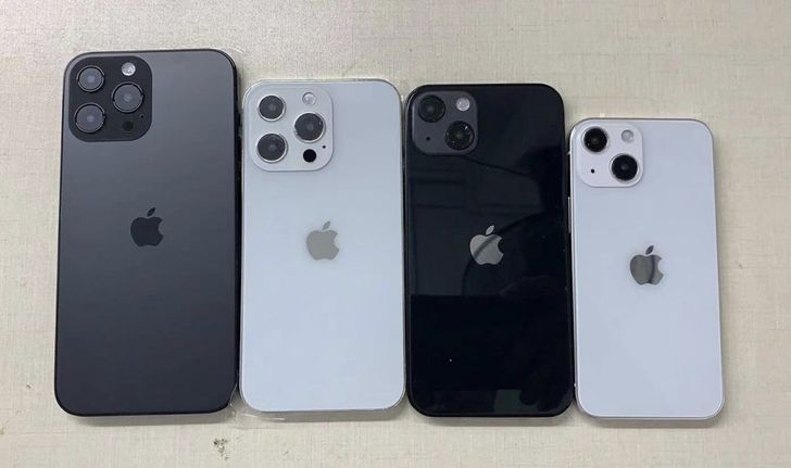 ชมภาพ 4 เครื่องดัมมี่ของ iPhone 13 ทั้งหมด 4 รุ่น ดีไซน์เหมือนกับภาพที่เปิดเผยก่อนหน้านี้