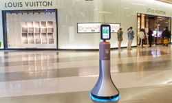 AIS แท็คทีม สยามพารากอน และ TKK ขนทัพหุ่นยนต์ Robot Smart Retail  มอบประสบการณ์เหนือขั้น