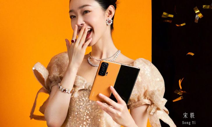 ภาพโปรโมท Honor Magic V สมาร์ตโฟนพับจอได้รุ่นแรกของแบรนด์ที่แยกมาจาก Huawei
