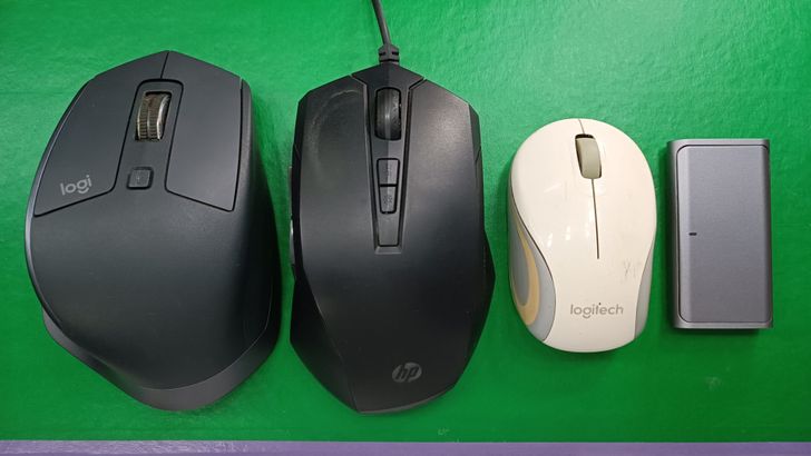 จากด้านซ้าย: Logitech MX Master 2S, HP Pavilion Gaming Mouse 200, Logitech M187 Wireless Mouse, CheerPod