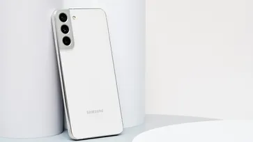 ชมคลิปแกะภายในของ Samsung Galaxy S22+ ลึกถึง Mainboard จะซ่อมง่ายหรือไม่