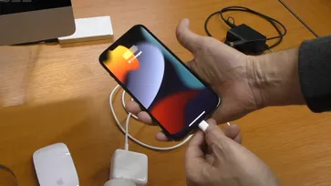 พบ iPhone 12 Pro Max ที่มีช่องชาร์จไฟ USB-C บน เปิดประมูลบน eBay