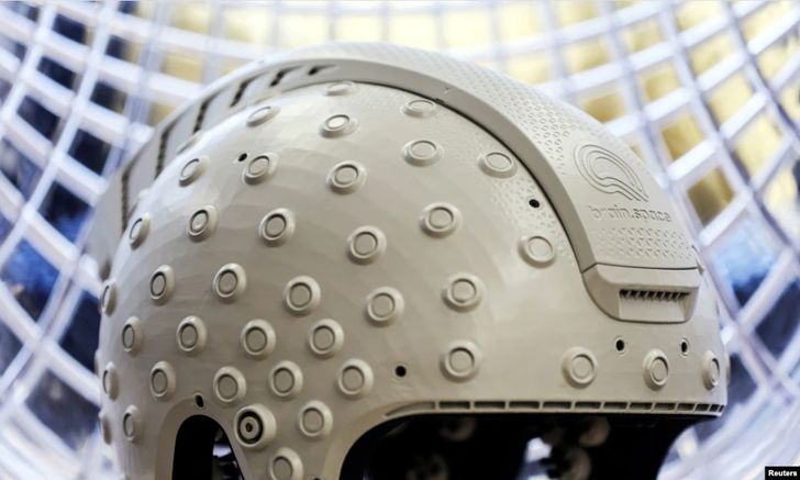 สตาร์ทอัพอิสราเอลเตรียมวัดคลื่นสมองนักบินอวกาศด้วยหมวกสุดล้ำสมัย