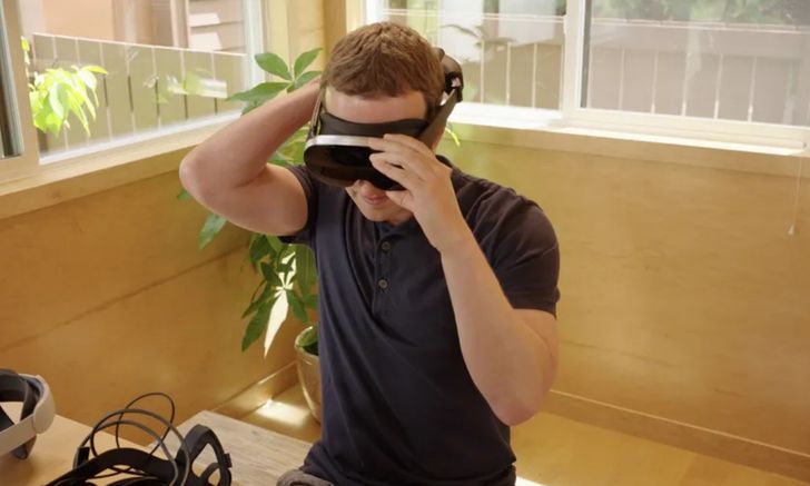 Mark Zuckerberg สาธิตการใช้ แว่น VR ตัวต้นแบบที่กำลังจะเปิดตัวในอนาคต