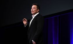 Elon Musk เผย อาจสร้างสมาร์ตโฟนเอง หากแอป Twitter ถูกถอดจาก Google และ iOS