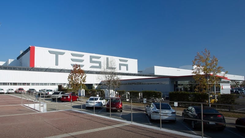 Tesla ประกาศหยุดปล่อยระบบ Full Self Driving หลังพบระบบมีปัญหาเรียกคืนรถกว่าแสนคัน