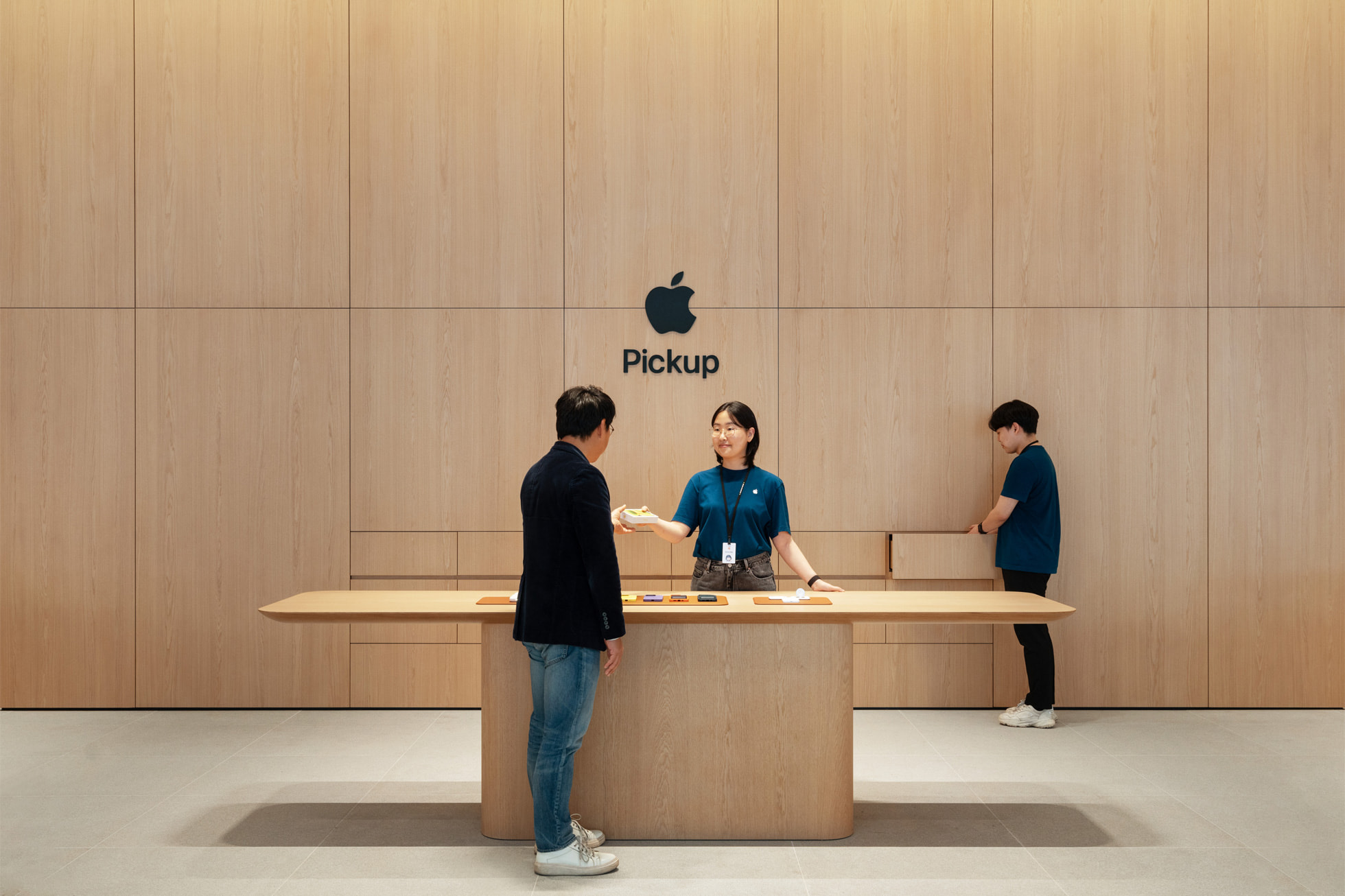 apple-gangnam-s-korea-media-p_2