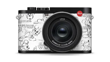 Leica ฉลองครบรอบ 100 ปี Disney ด้วยกล้อง Q2 รุ่นพิเศษ ตกแต่งด้วยลาย Disney