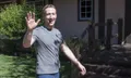 รู้แล้วทำไม? Mark Zuckerberg สวมเสื้อยืดสีเทาเหมือนเดิมในเกือบทุกวัน