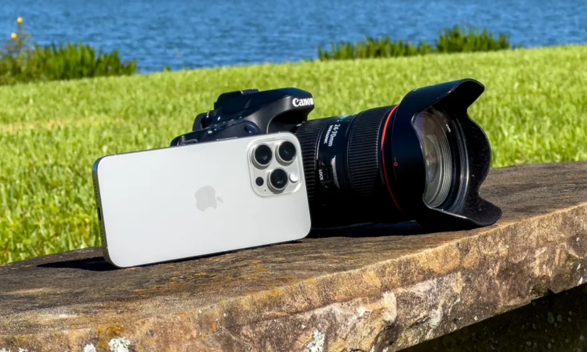 เทียบกับจริงๆ iPhone 15 Pro Max VS กล้อง DSLR ระดับโปรฯ ภายใครจบกว่ากัน