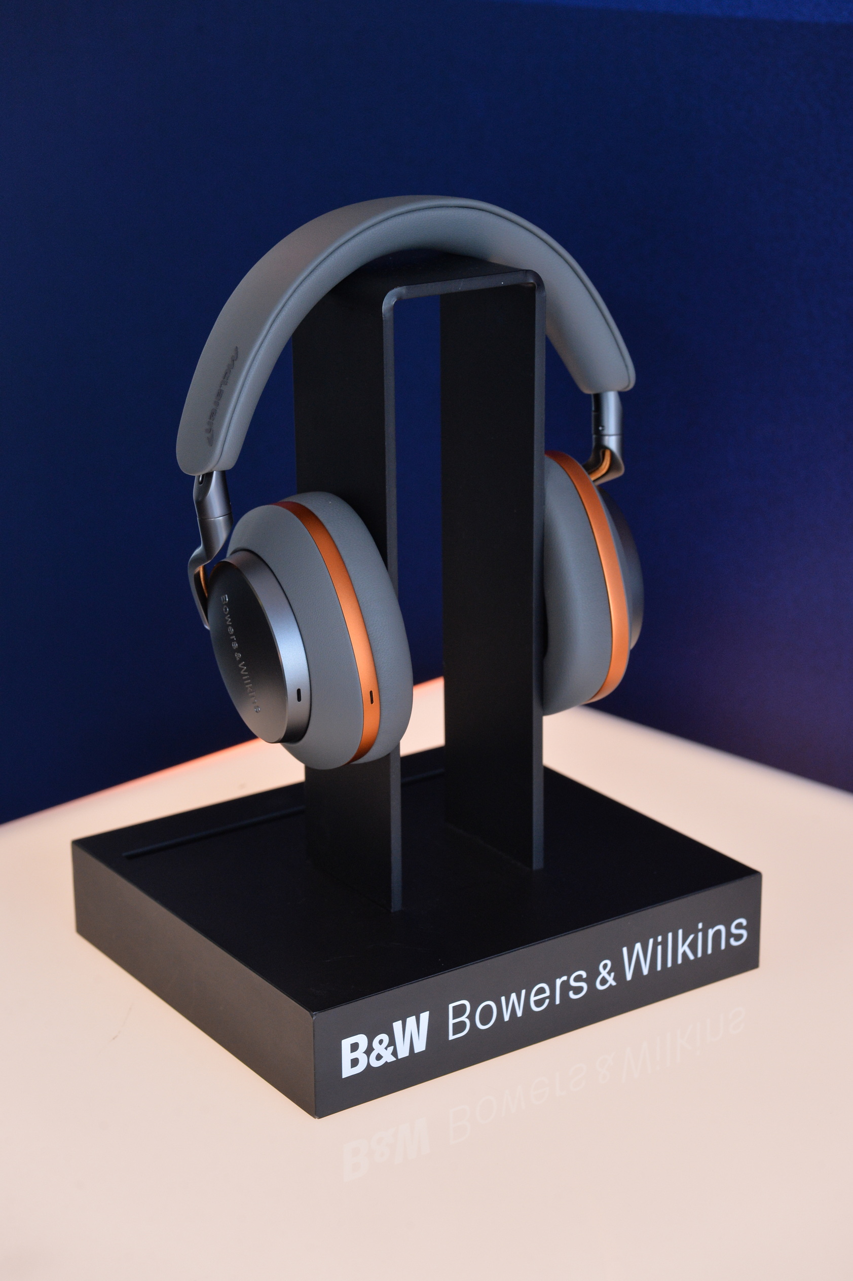 bowerswilkins_5494