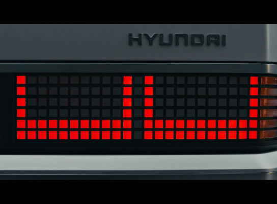 hyundai-ev-pixel-communicatio