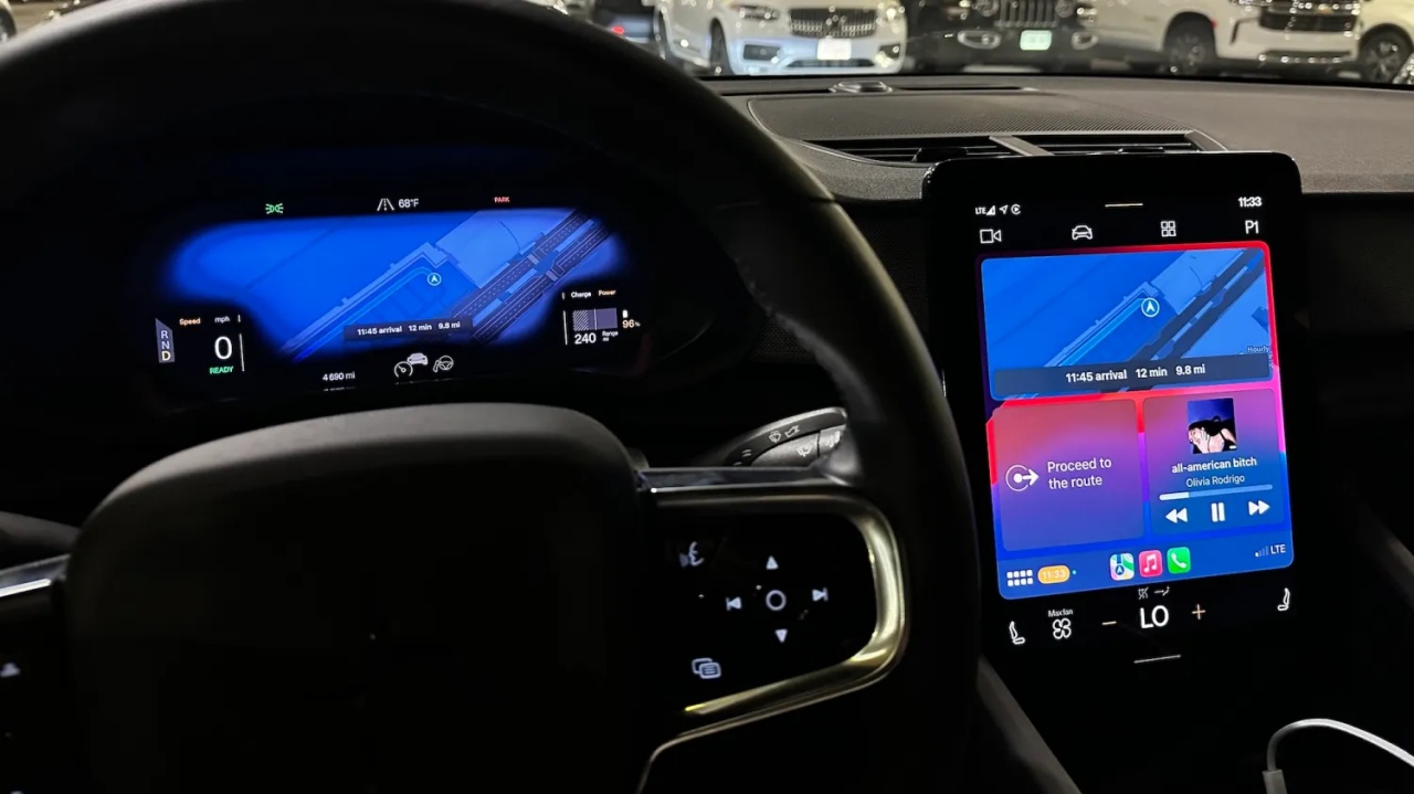 batch_polestar-carplay-featur