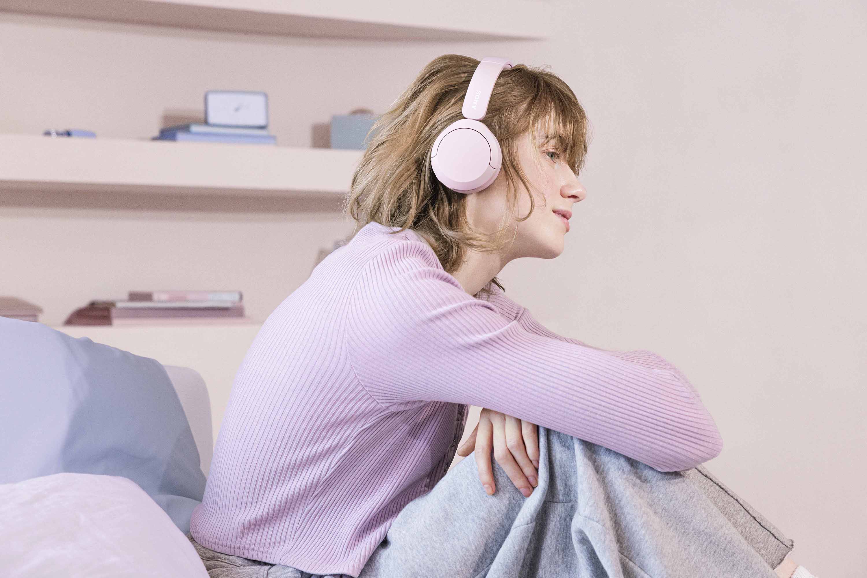 10.pic_sonywh-ch520_pink_lif