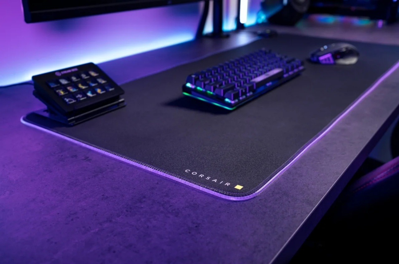 batch_corsair_mm700_mouse_pad