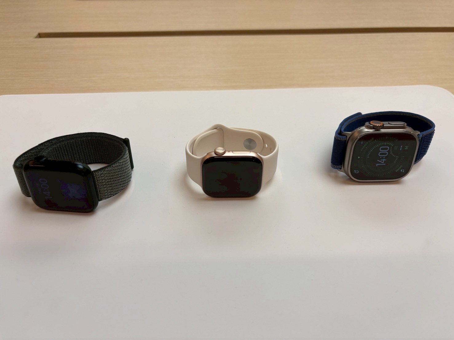 line_album_appleevent_250918