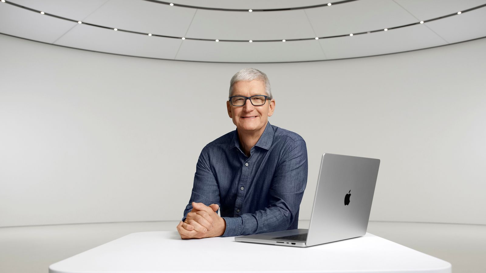 tim-cook-macbook-16x9