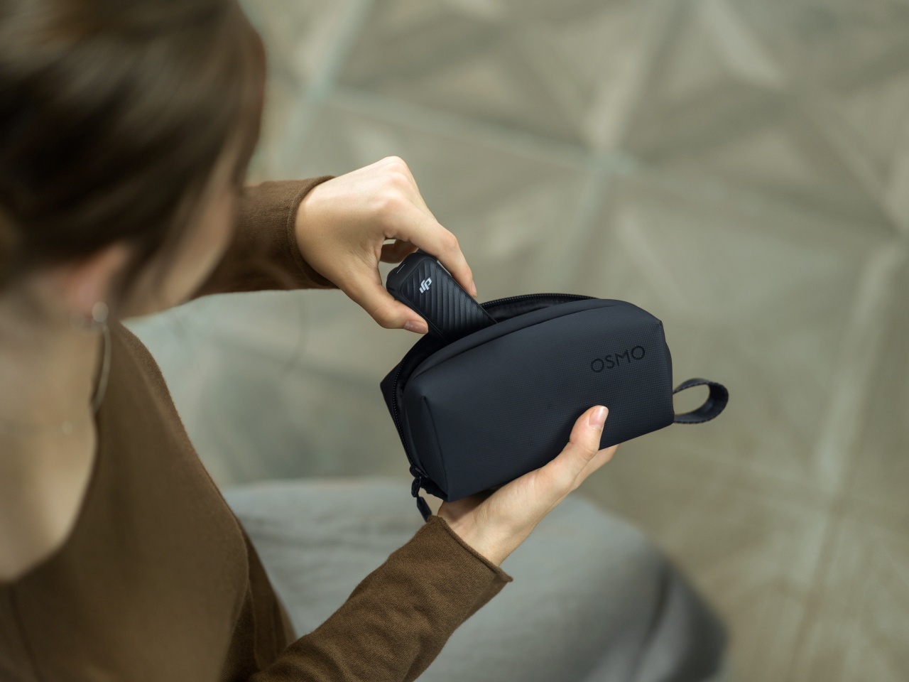 osmopocket4_vlogging_carryi