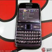  Nokia E72 