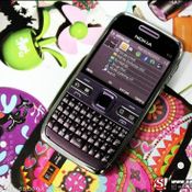  Nokia E72 