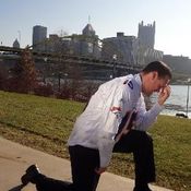 เปิดตัว ท่าคุกเข่าทีโบว์(Tebow)เทรนใหม่