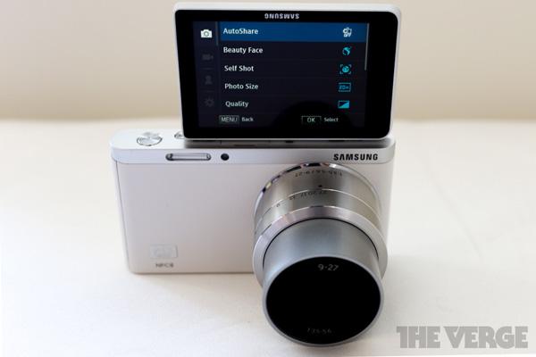 Samsung NX Mini 