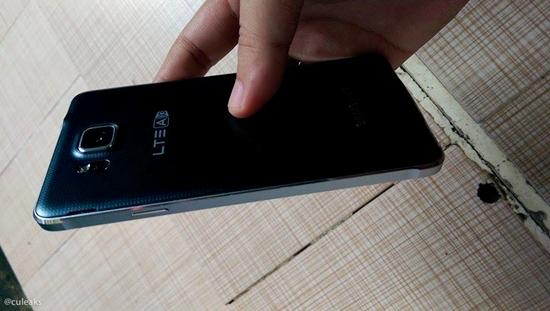 Samsung Galaxy Alpha ตัวเครื่องสีดำ