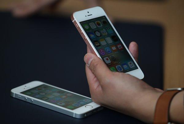 iPhone SE (ไอโฟน SE)