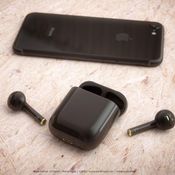 ภาพเรนเดอร์ AirPods สีดำ Jet Black 