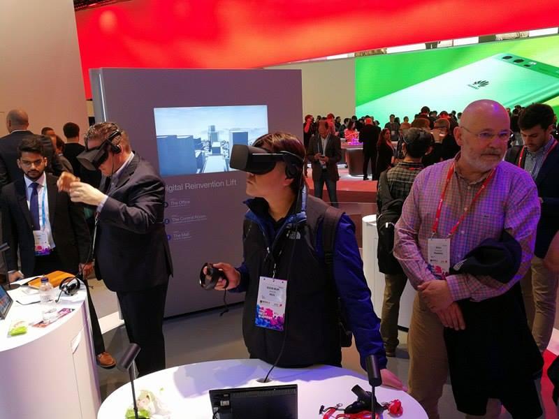 พาทัวร์ Mobile World Congress 2017