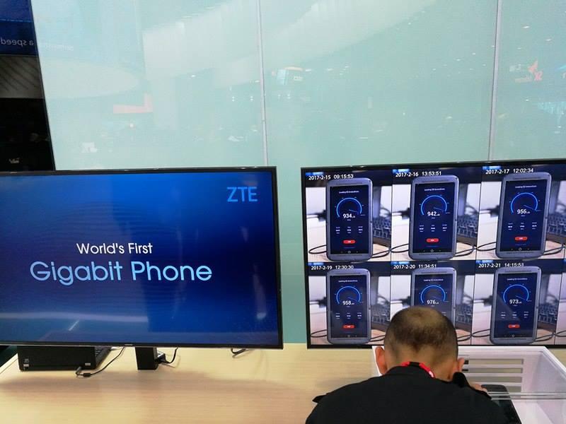 พาทัวร์ Mobile World Congress 2017