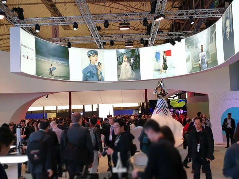 พาทัวร์ Mobile World Congress 2017