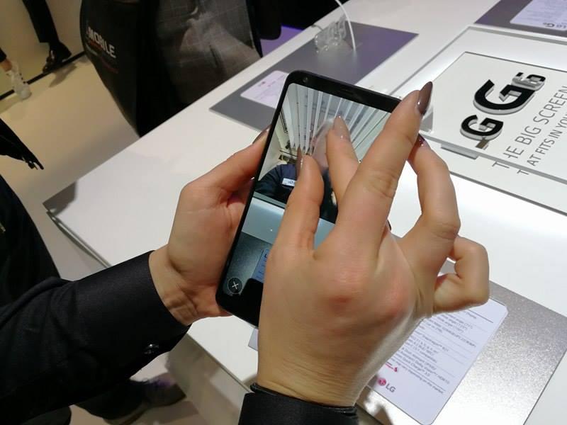 พาทัวร์ Mobile World Congress 2017