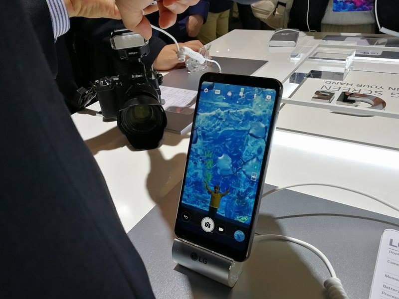 พาทัวร์ Mobile World Congress 2017