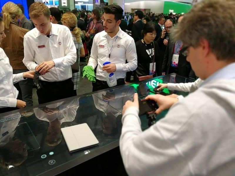 พาทัวร์ Mobile World Congress 2017