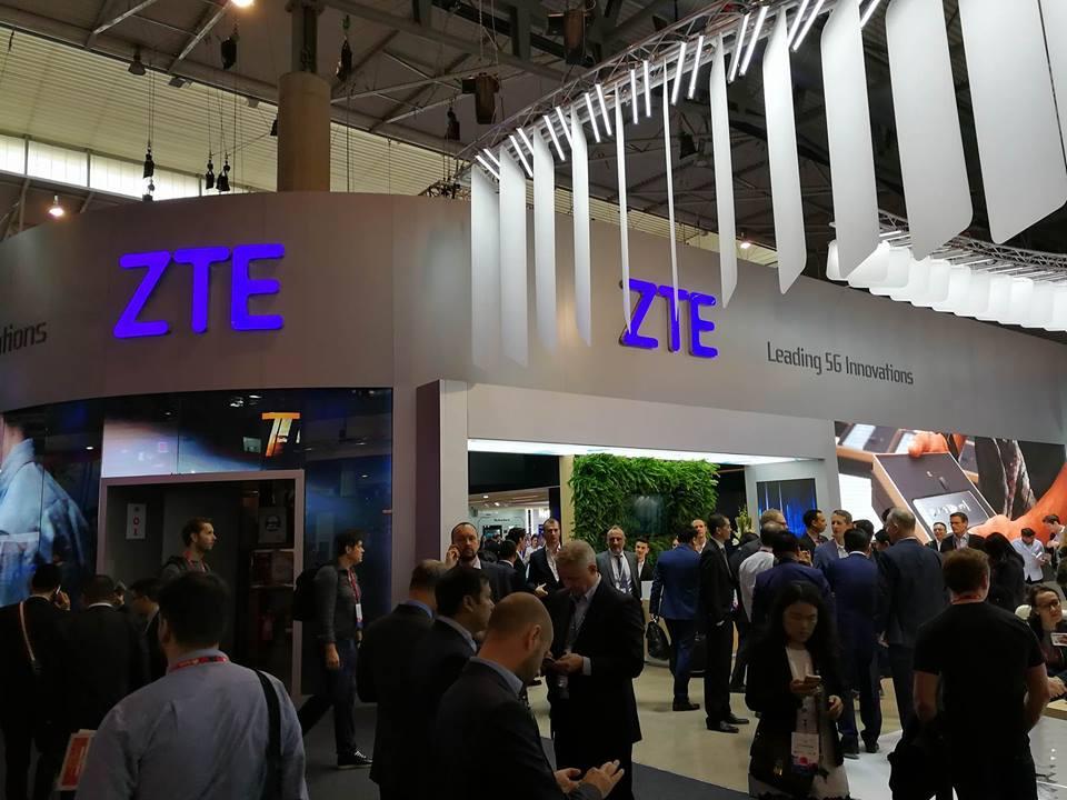 พาทัวร์ Mobile World Congress 2017