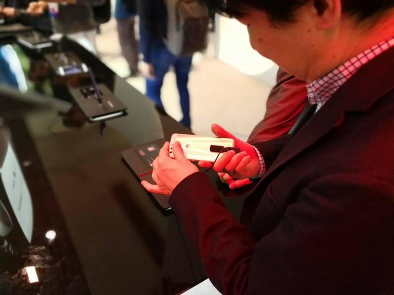 พาทัวร์ Mobile World Congress 2017