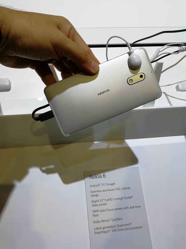 พาทัวร์ Mobile World Congress 2017