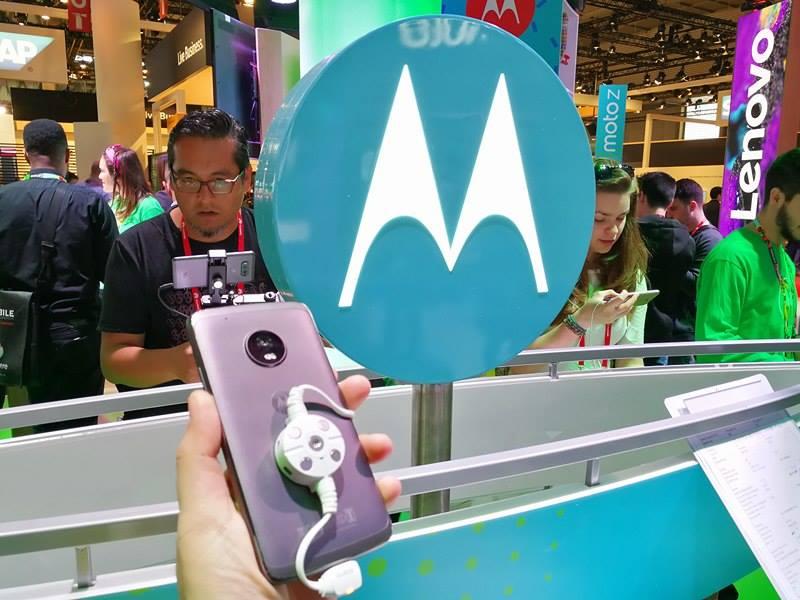 พาทัวร์ Mobile World Congress 2017