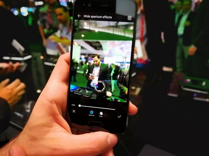 พาทัวร์ Mobile World Congress 2017